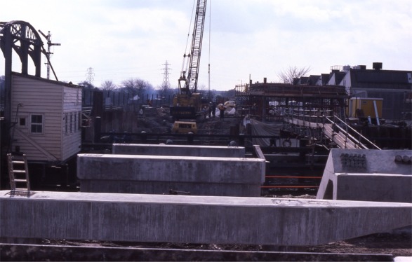 02_Bridge_substructure_construction_April_1986s